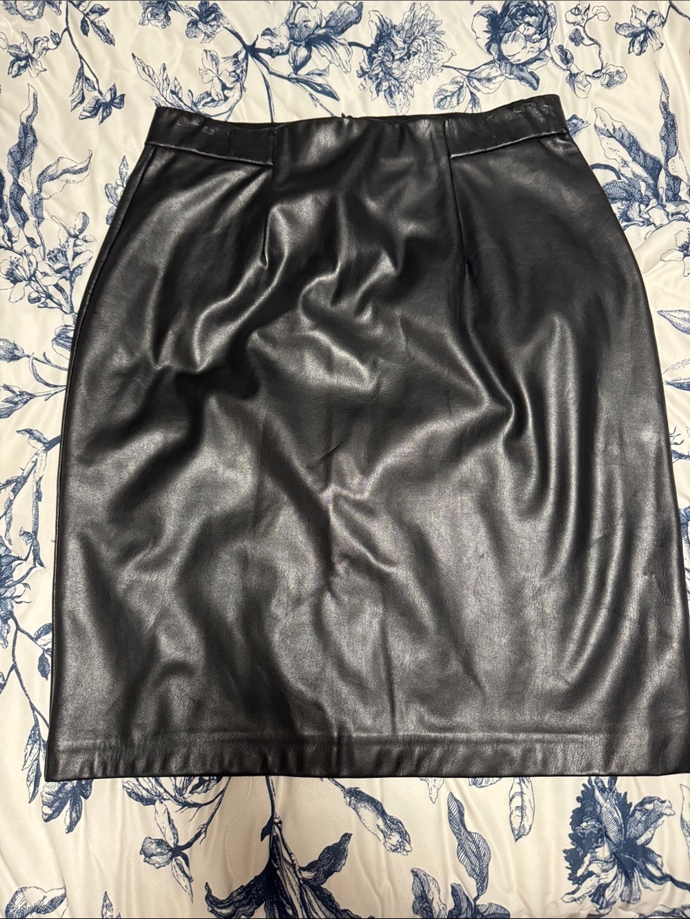 Frank Lyman Design Black Faux Leather Pencil Skirt - Sleek Tailored Silhouette
